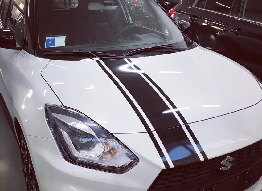 Decorazione Suzuki swift sport con fascia nera