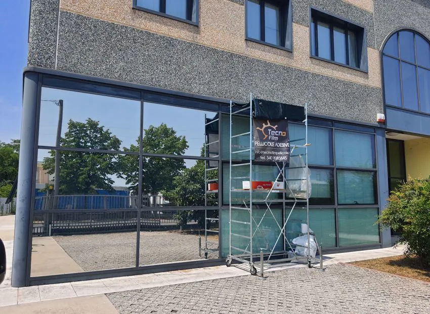 Installazione pellicole riflettenti