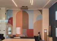 Decorazione parete sala riunioni